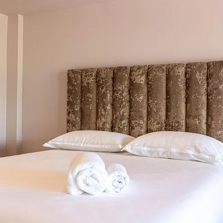 Ama's Duplex 5 - Parking, Kitchen, *