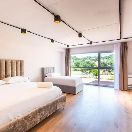 Ama's Duplex 5 - Parking, Kitchen,