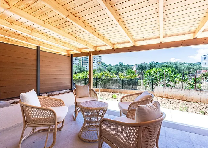 Ama's Duplex 5 - Parking, Kitchen, Himare