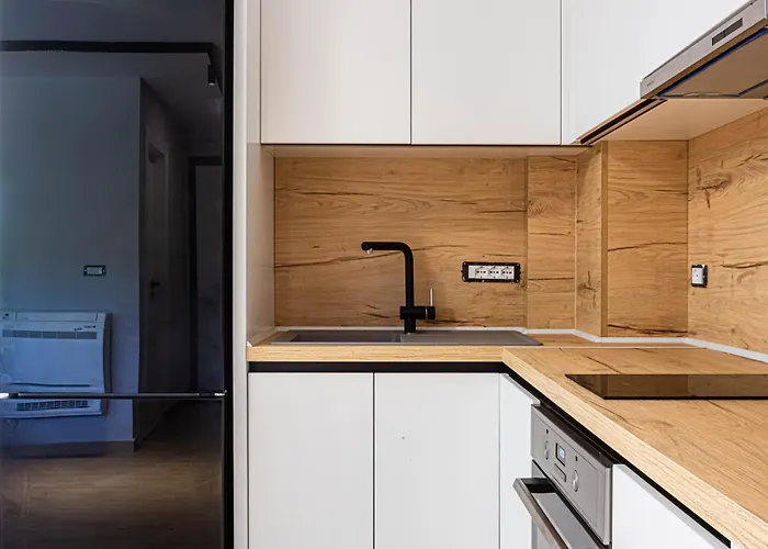 Ama's Duplex 5 - Parking, Kitchen,