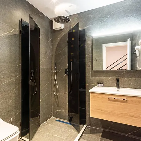 Ama's Duplex 5 - Parking, Kitchen, Daire