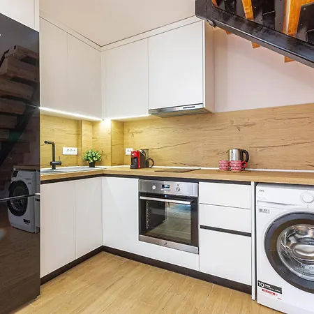Ama's Duplex 5 - Parking, Kitchen, Apartment *